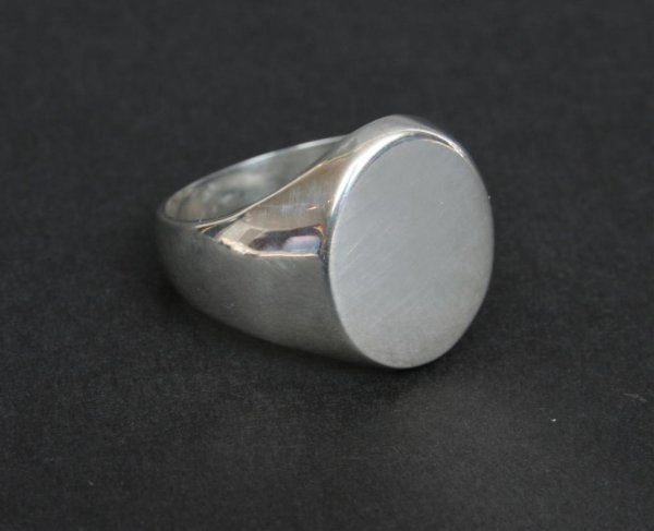 tiffany oval signet ring